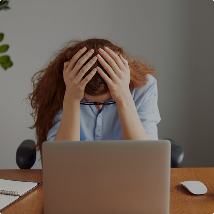 유지보수가 필요한 상황을 안내하는 일러스트 이미지